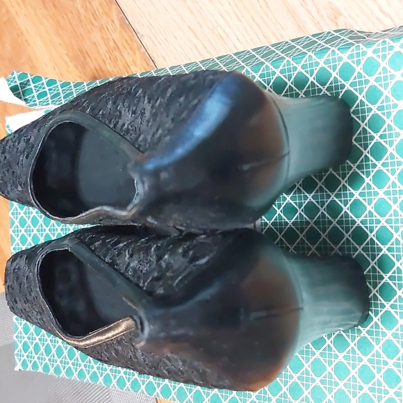 J. Renee Black EMB.Mesh Pandora Kidskin Heels - Picture 4 of 15